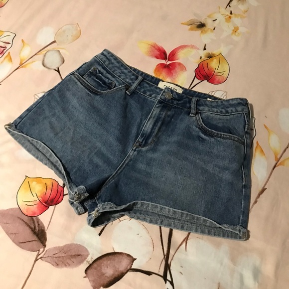 Denim shorts - Picture 3 of 5